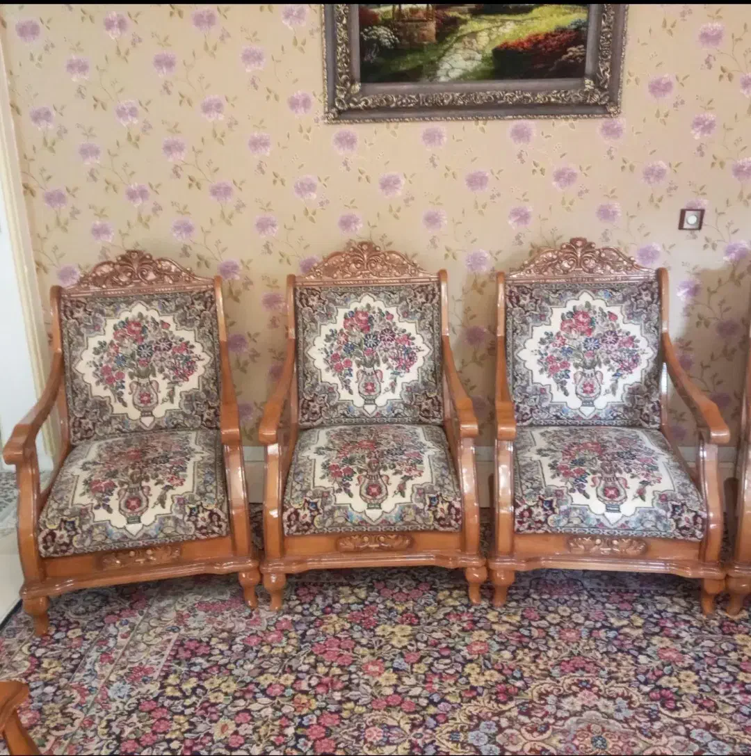 مبل قالی دستبافت بی نظیر و کمیاب|مبلمان خانگی و میز عسلی|کاشان, شهرک امیرالمومنین|دیوار