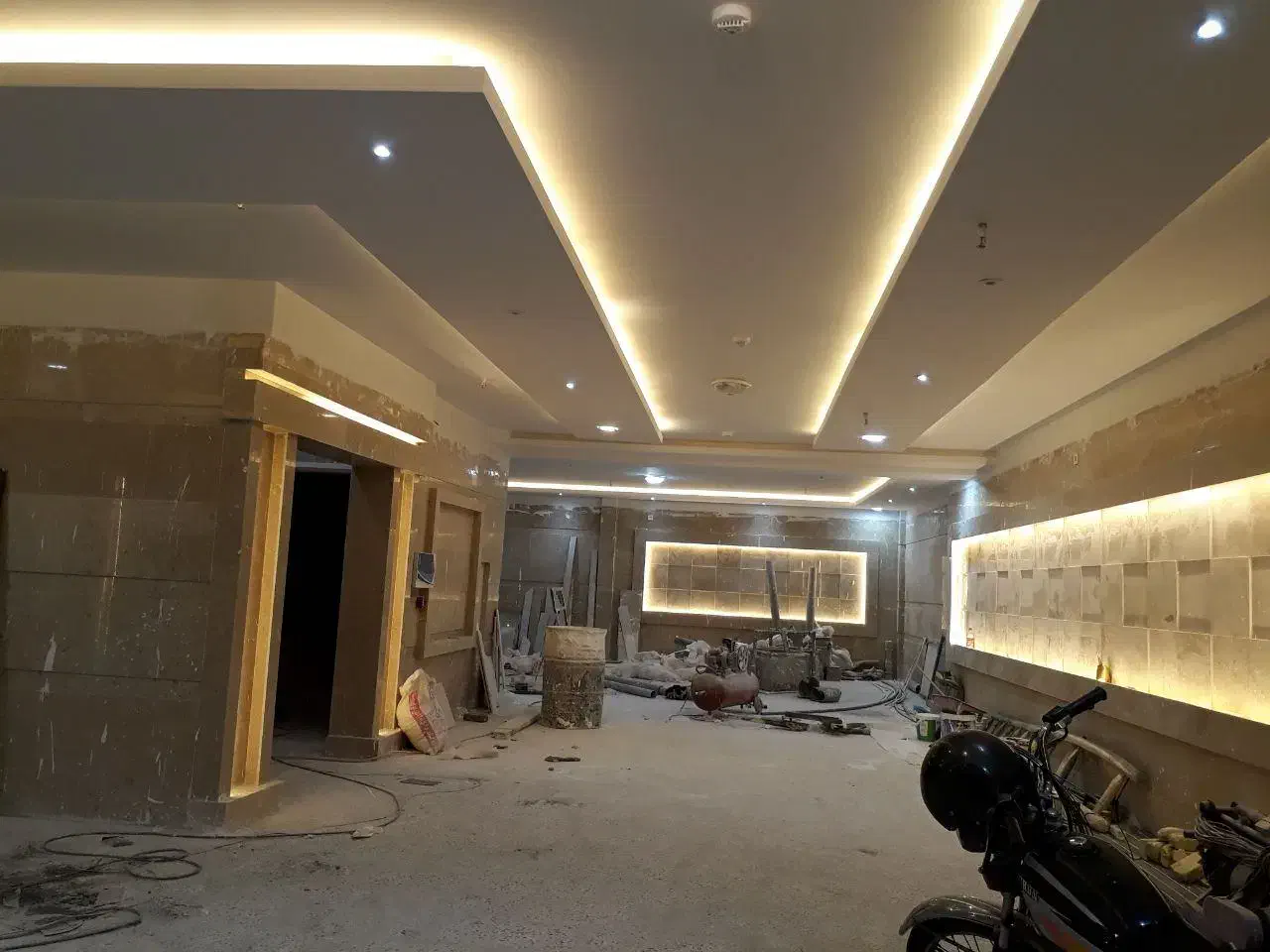 گروه برقکشی ساختمان فاز برتر|خدمات پیشه و مهارت|کاشمر, |دیوار