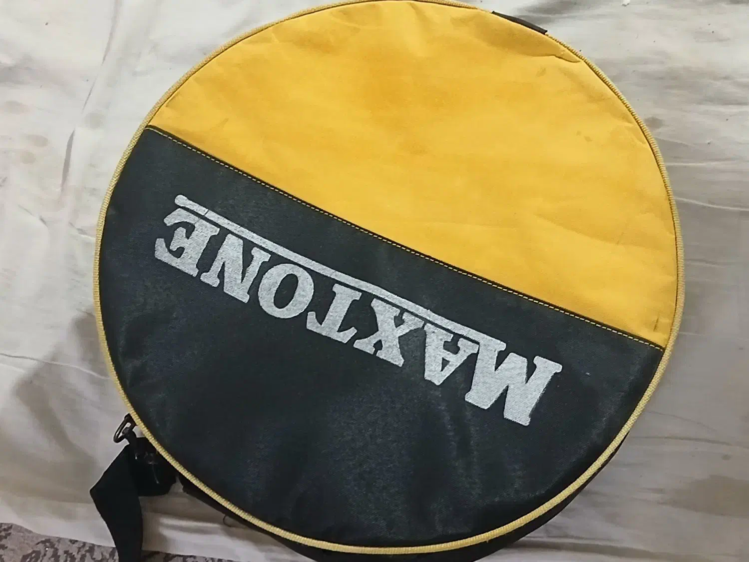 کیف طبل مکستون|درام و پرکاشن|اصفهان, کوهانستان|دیوار