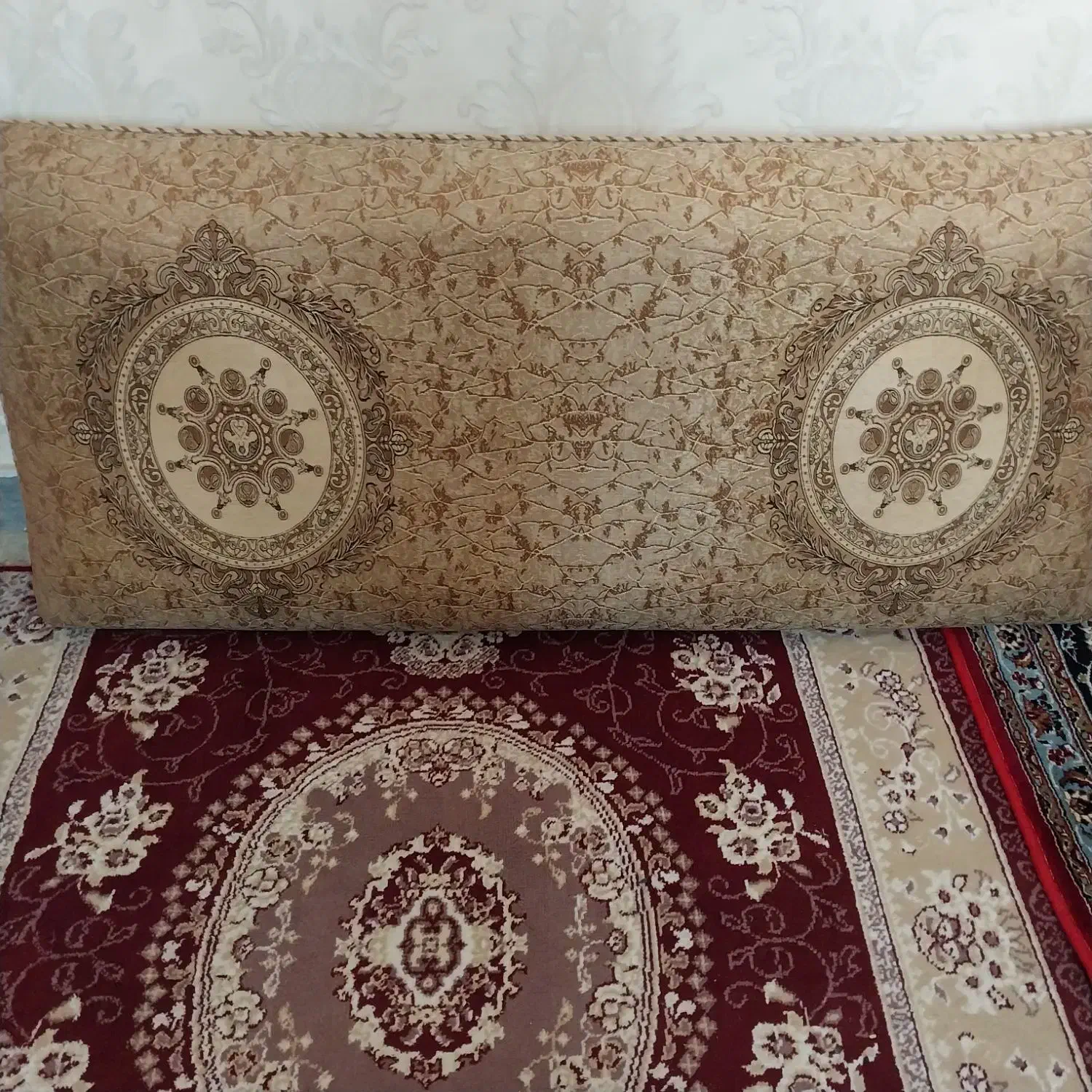 پشتی|پشتی|خرمآباد, |دیوار