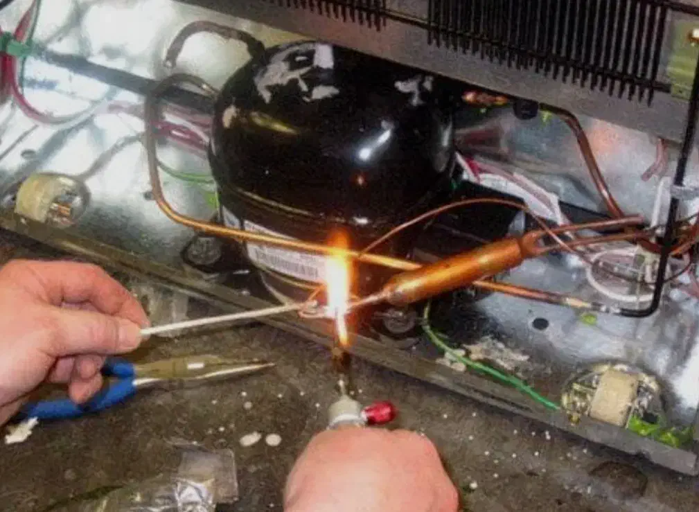 تعمیرات تخصصی یخچال های خانگی درشهر و روستا|خدمات پیشه و مهارت|خرمآباد, |دیوار