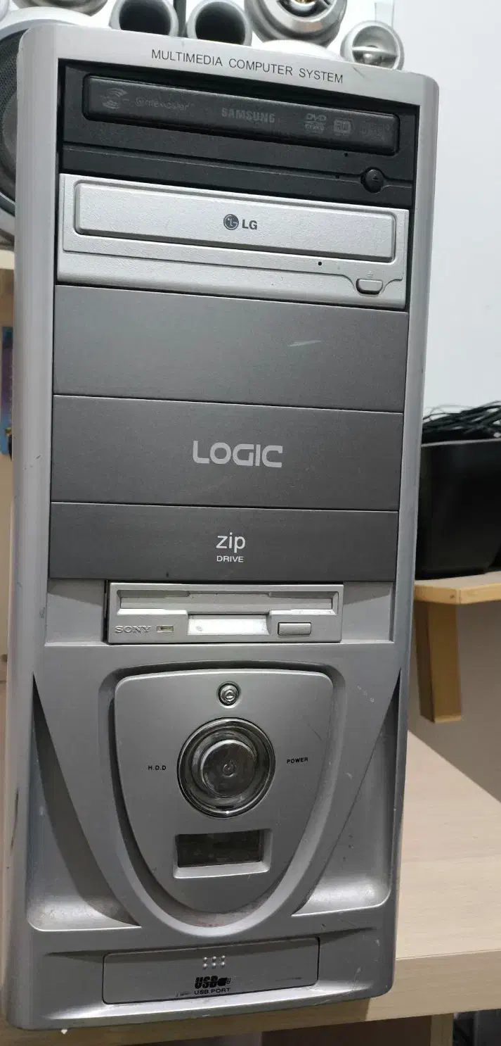 کیس کامپیوتر کامل همراه با مانیتور|رایانه رومیزی|قوچان, |دیوار