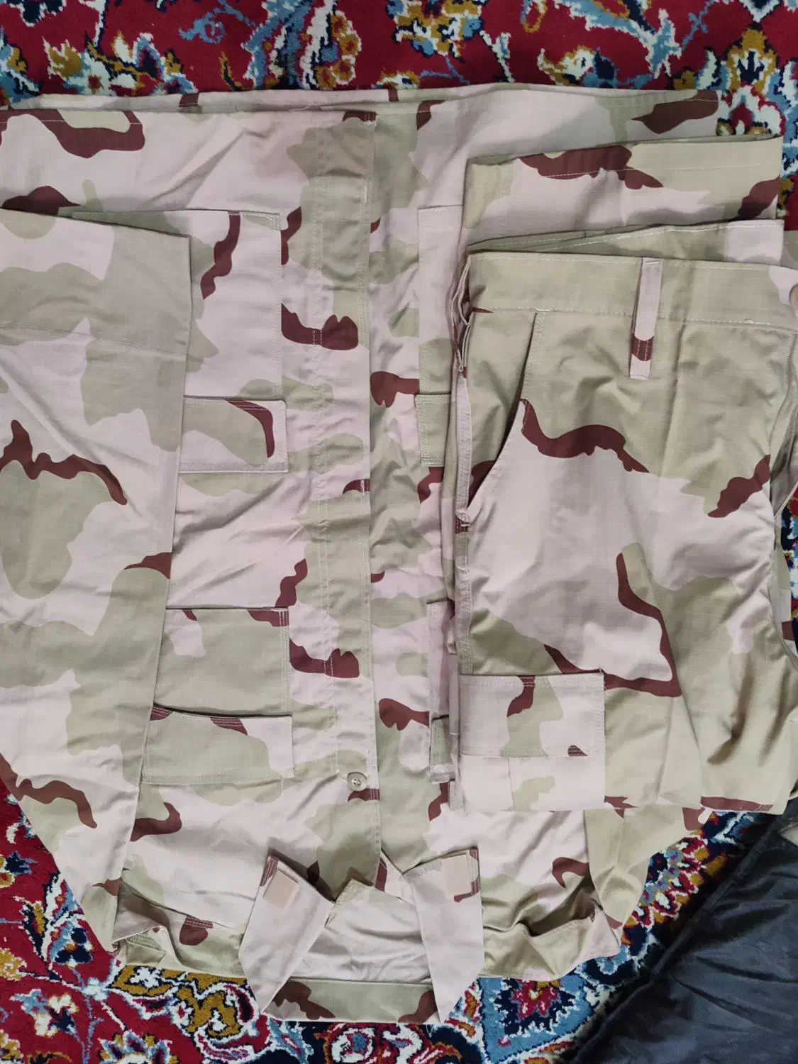 لباس نظامی|لباس|هیرمند, |دیوار