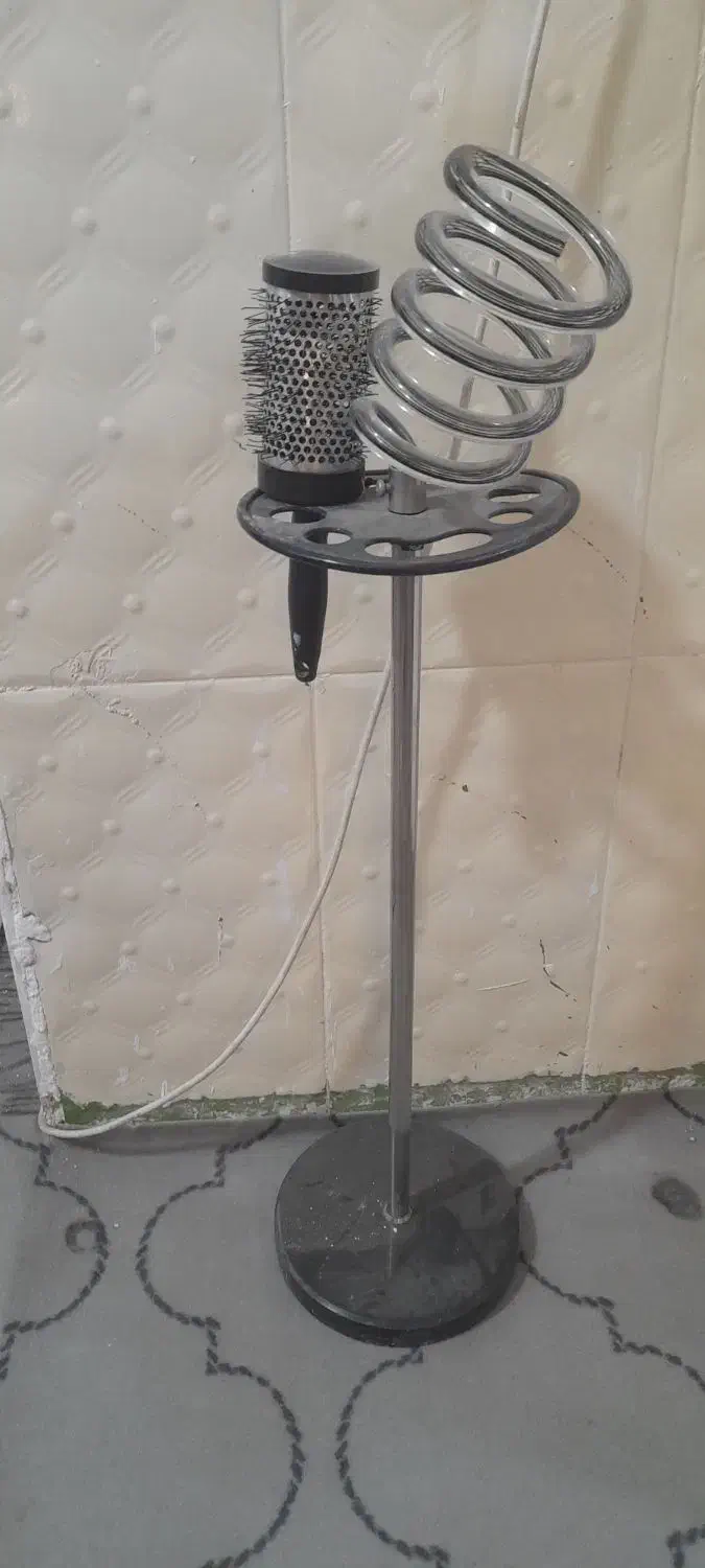 یک عدد میزناخن وهمراه پایه شسوار|آرایشگاه و سالنهای زیبایی|بندر امام خمینی, |دیوار