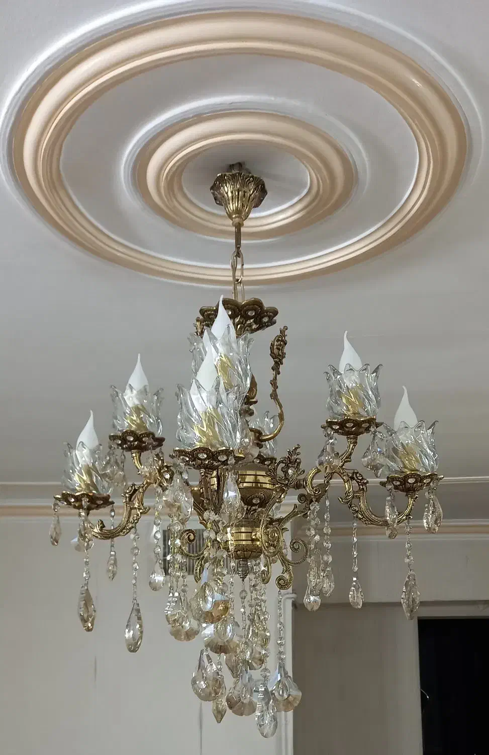 لوستر|لوستر و چراغ آویز|قدس, شهر‌قدس|دیوار