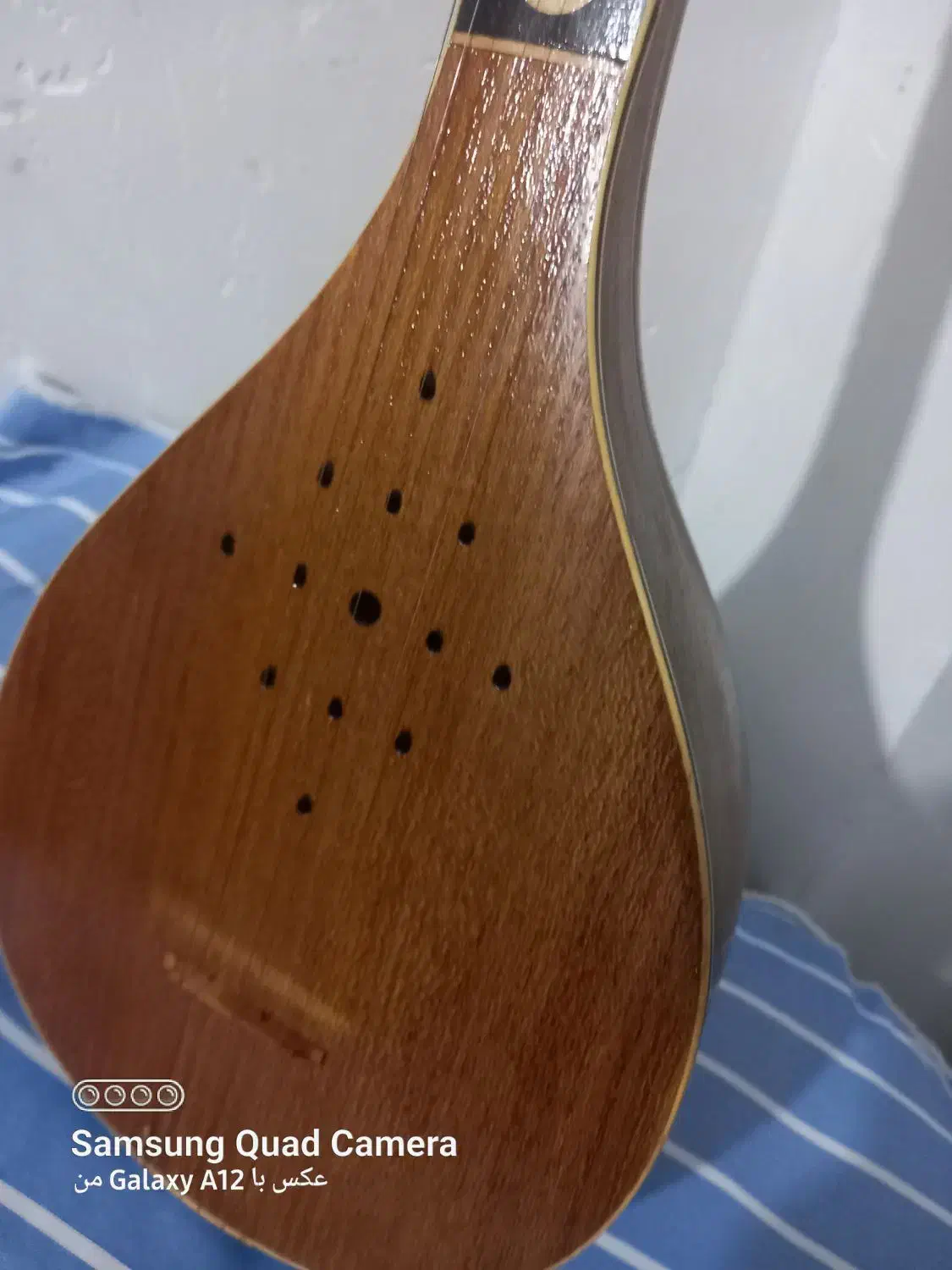 سه تار|سازهای سنتی|صومعه‌سرا, |دیوار