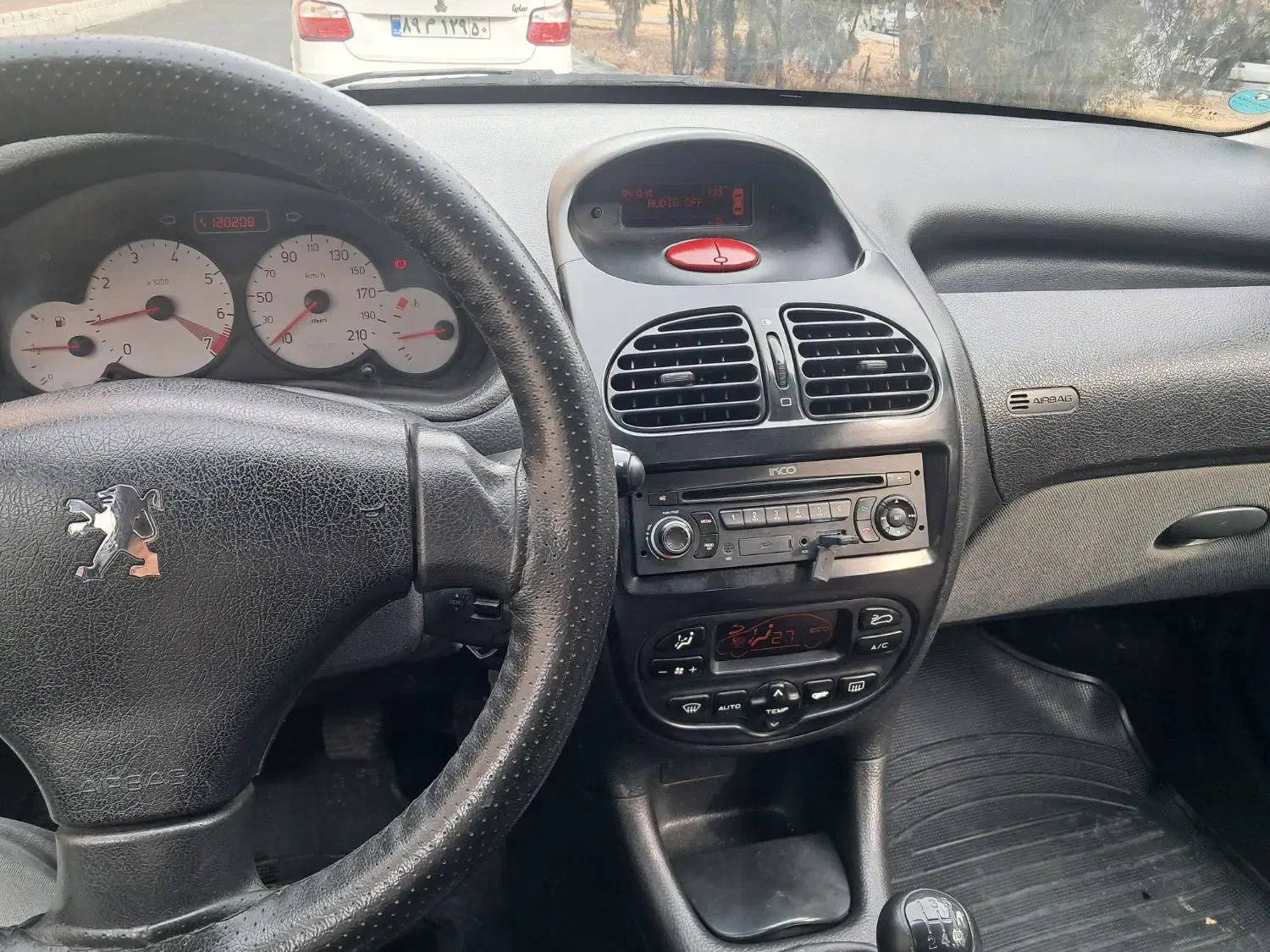 پژو ۲۰۶ تیپ ۵ مدل ۹۸|خودرو سواری و وانت|تهران, خانی آباد نو شمالی|دیوار