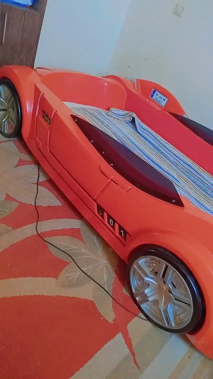 تخت ماشین سالم|تخت و صندلی بچه|فولادشهر, مسکن مهر فولادشهر|دیوار