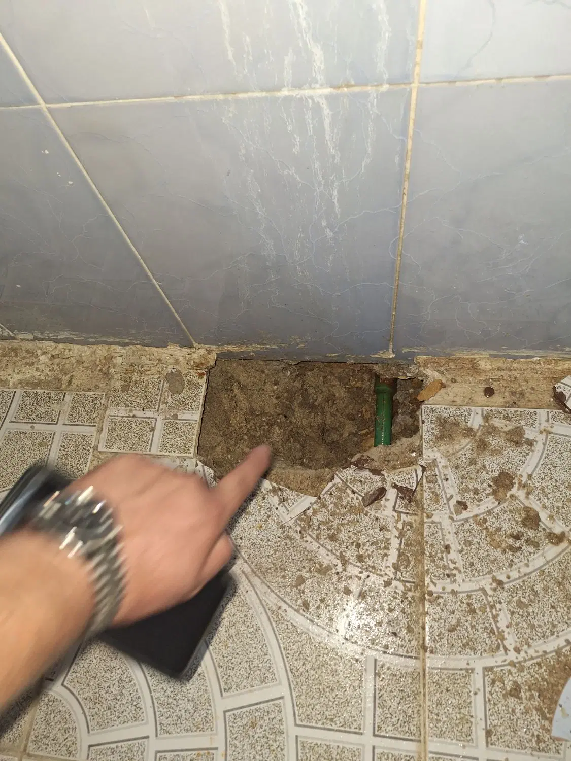 شرکت نشتیابی تعمیرات نشتی اب نشتیاب نم و رطوبت|خدمات پیشه و مهارت|شیراز, عادل آباد|دیوار