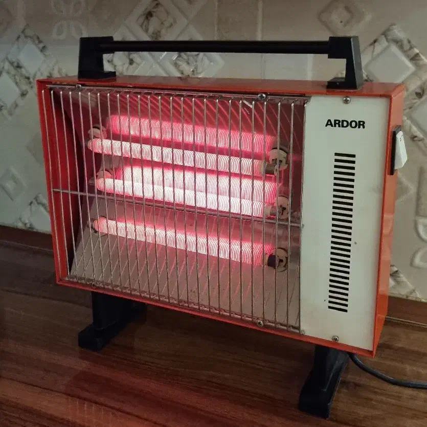 بخاری برقی قدیمی ایتالیایی|بخاری، هیتر، شومینه|رشت, نخودچر|دیوار