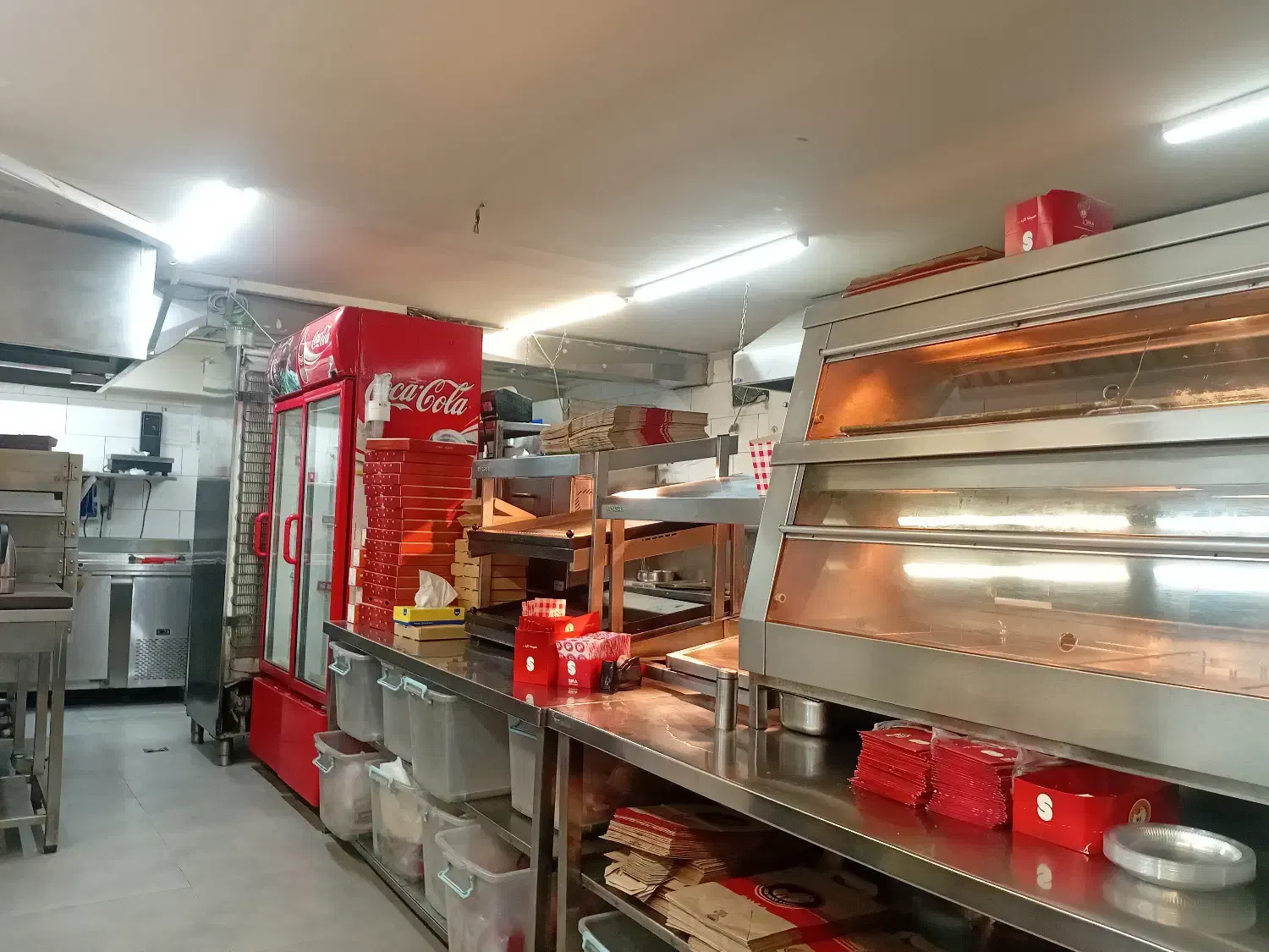 کارگرساده|استخدام خدمات فروشگاه و رستوران|تهران, بلوار کشاورز|دیوار