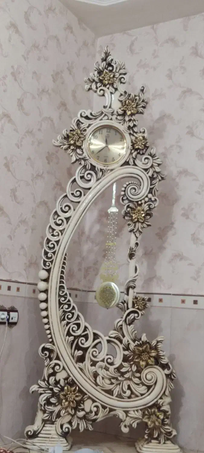 ساعت تمیز  بدون کوچکترین ایراد|ساعت دیواری و تزئینی|مراغه, |دیوار