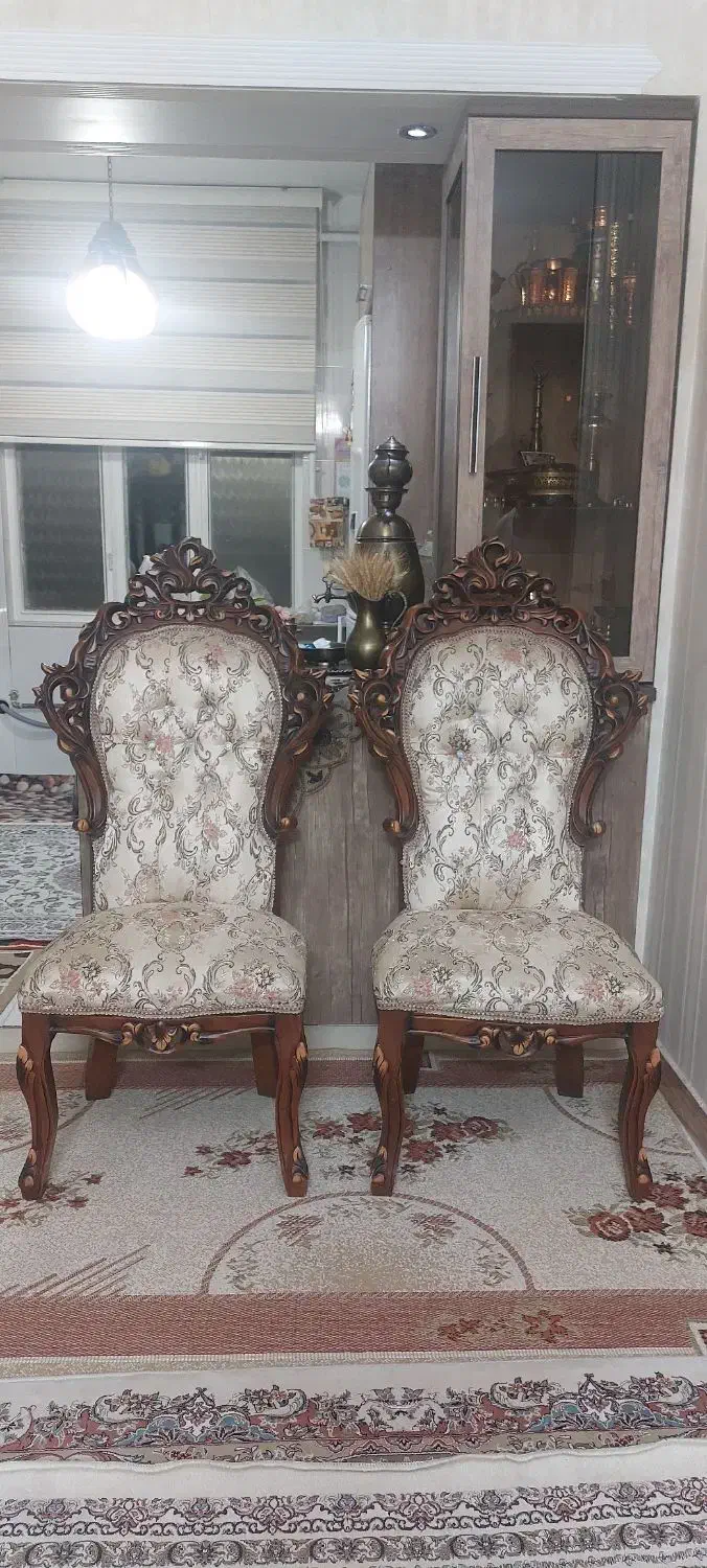 مبلمان سلطنتی 9 نفره همراه با کاور و میز عسلی|مبلمان خانگی و میز عسلی|قزوین, |دیوار