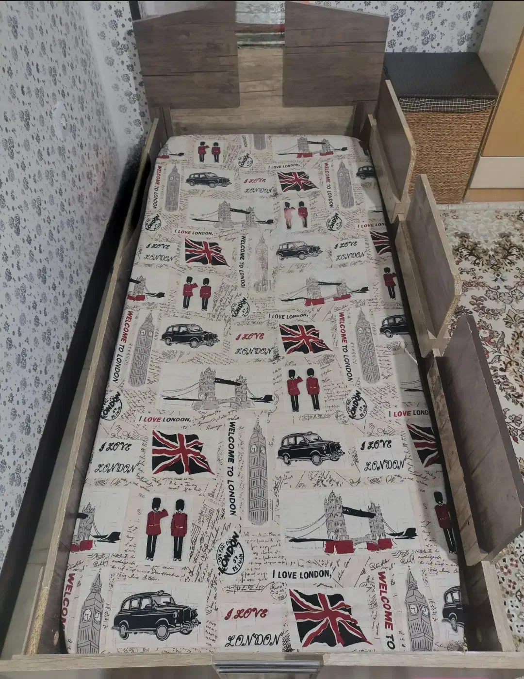 سرویس تخت خواب نو جنوان و میز کامپیوتر.|تخت و سرویس خواب|شاهینشهر, گرگاب|دیوار