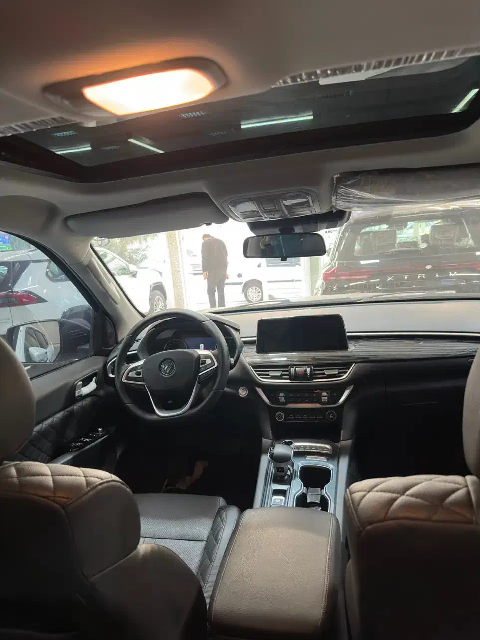 فوتون ۱۴۰۴|خودرو سواری و وانت|تهران, عباس‌آباد|دیوار