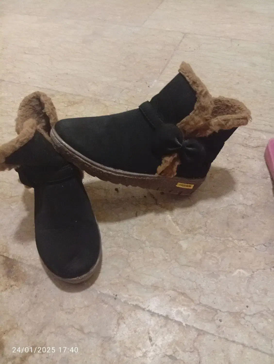 کلی لباسدرحدنو که همه جانشد|لباس|رشت, آب و برق|دیوار