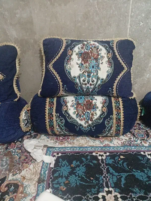 پشتی و بالش گلپر|مبلمان خانگی و میز عسلی|بندر گناوه, |دیوار