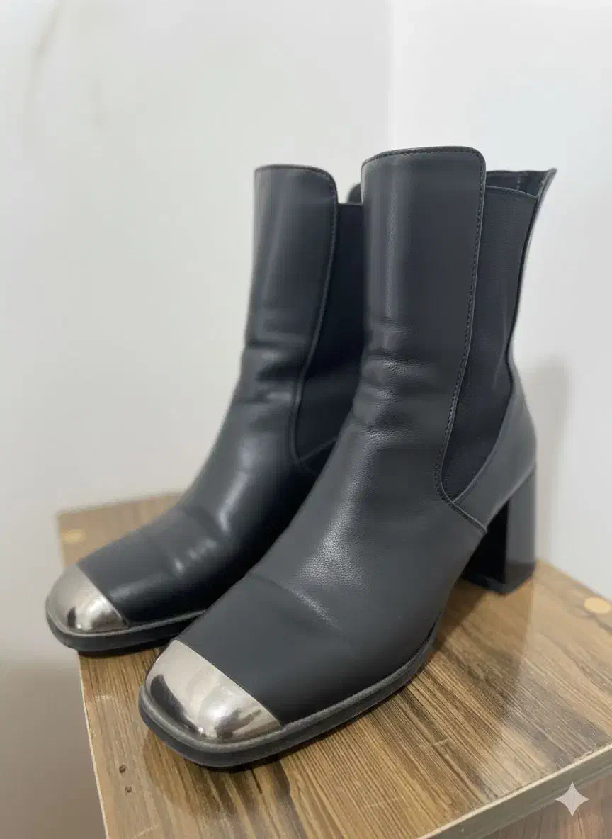 دو عدد نیم بوت پاشنه دار|کیف، کفش، کمربند|مراغه, |دیوار