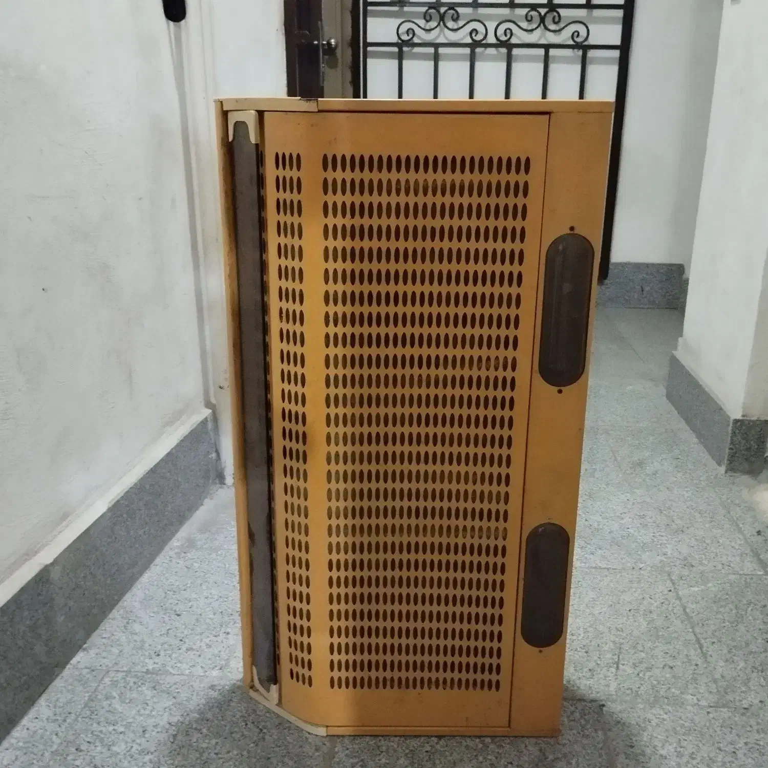 هود کتابی|هود|گرگان, |دیوار