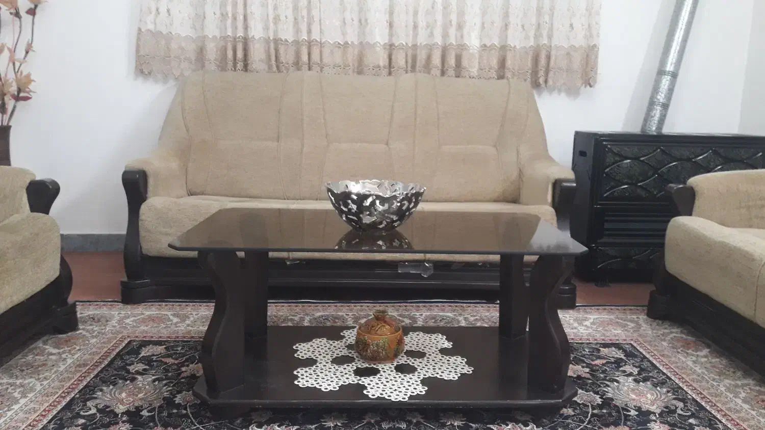 مبل ۷ نفره با میز وسط|مبلمان خانگی و میز عسلی|سیاهکل, |دیوار