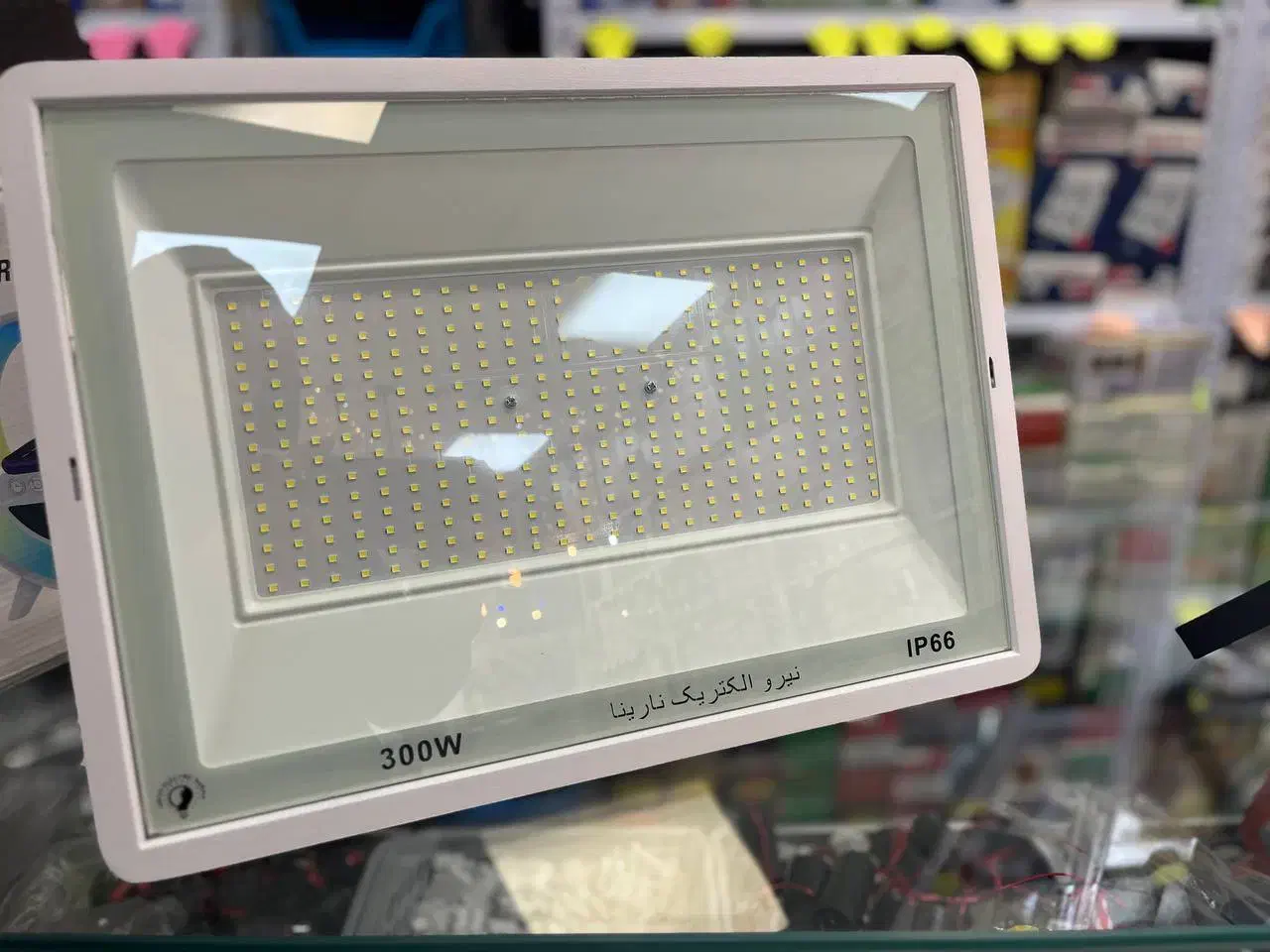 پرژکتور از ۳۰ وات تا ۱۰۰۰ وات|لامپ و چراغ|تهران, شکوفه (عبدل آباد)|دیوار