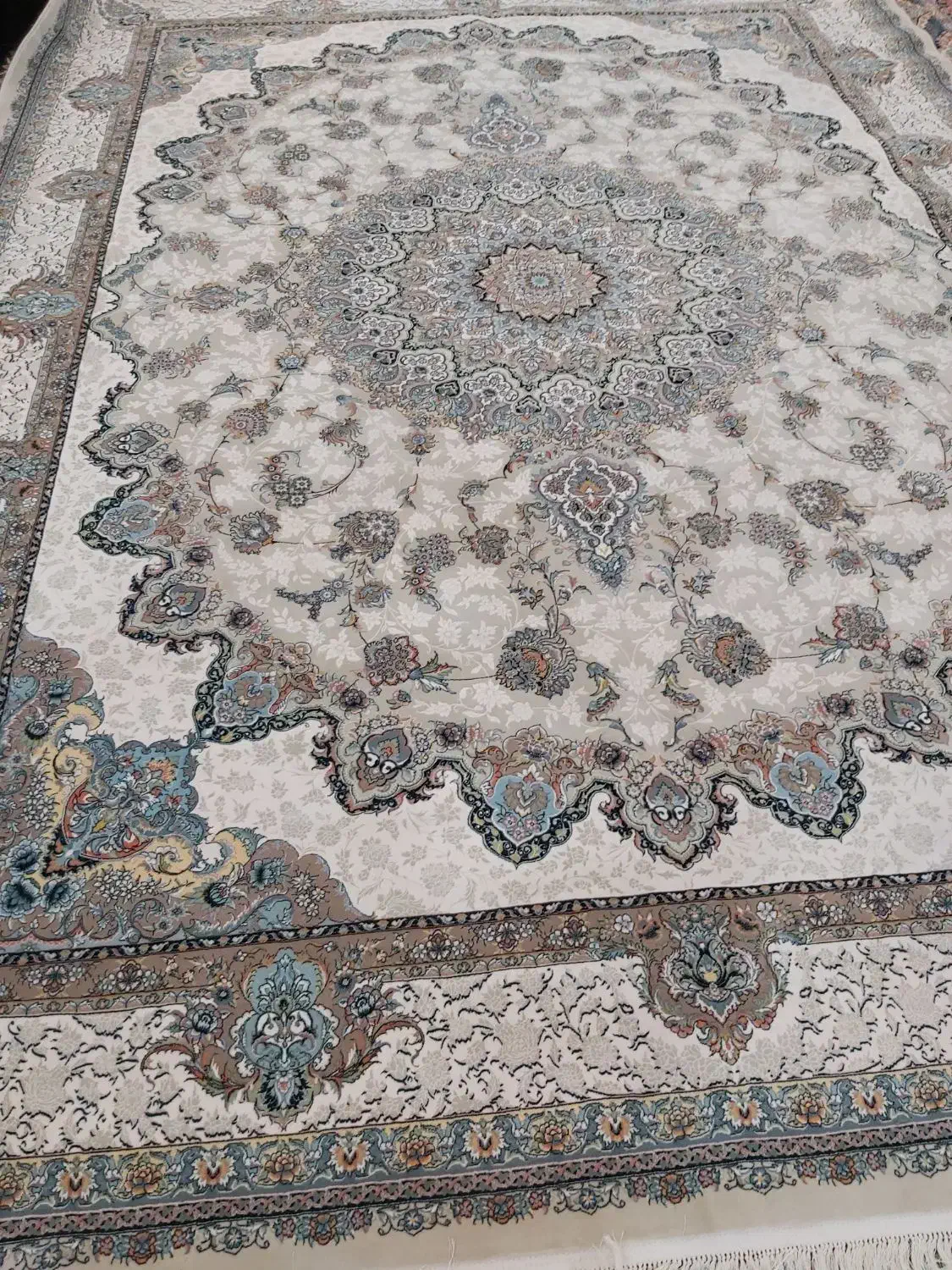 ۳تخته فرش ۱۲متری پاتریس ۱۲۰۰شانه تراکم ۳۶۰۰نونو|فرش|کرج, حصارک پایین|دیوار