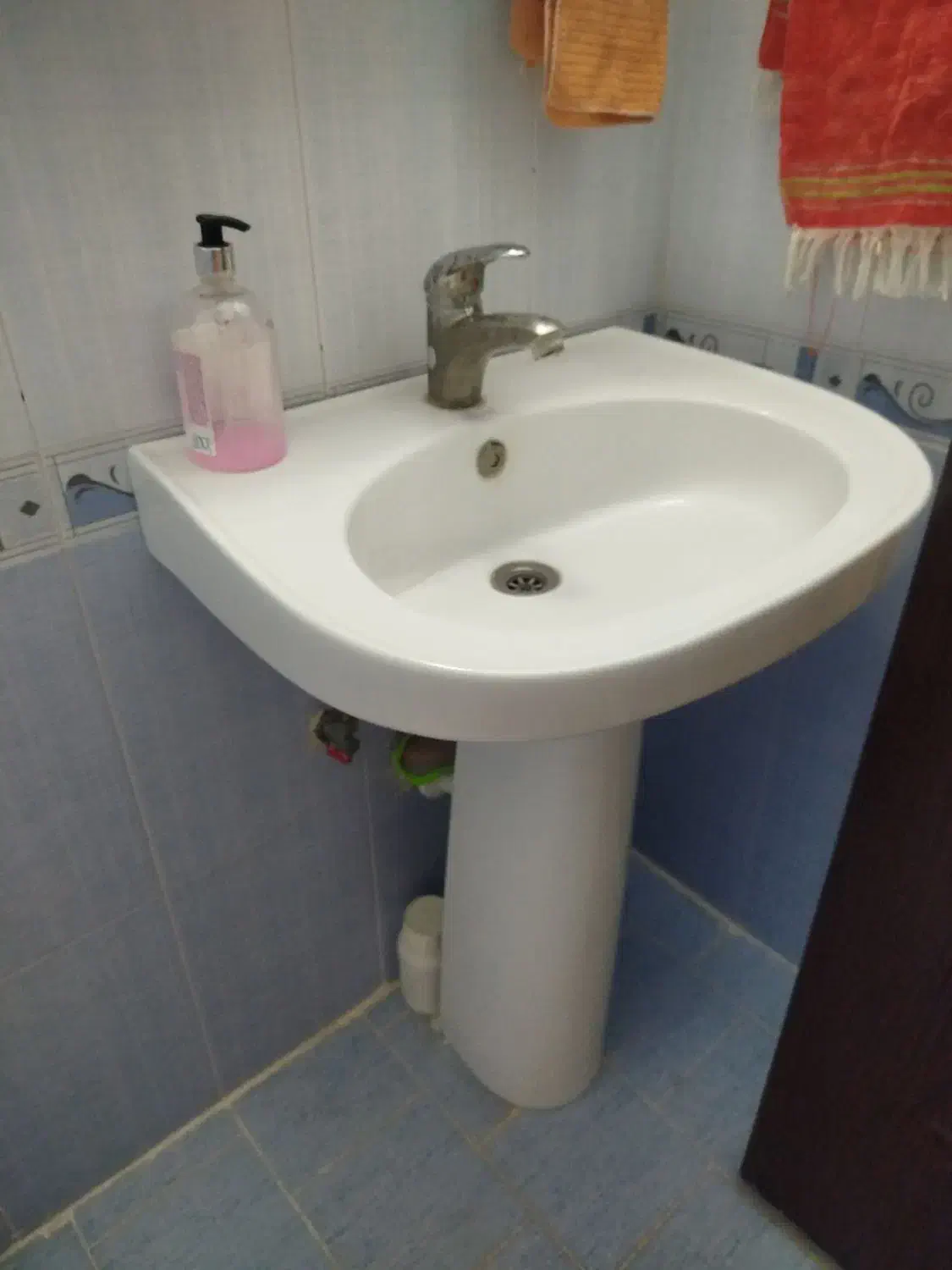 سنگ روشویی|لوازم سرویس بهداشتی|سمنان, |دیوار