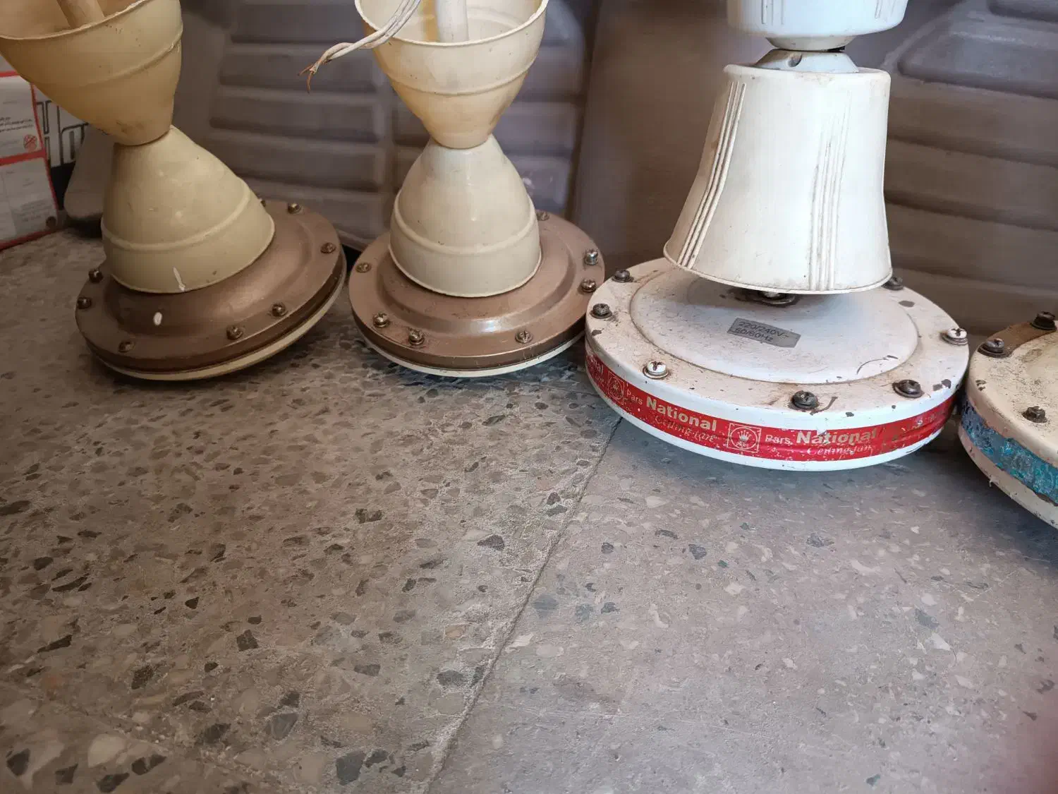 پنکه سقفی|پنکه و تصفیهکنندهٔ هوا|باوی, |دیوار