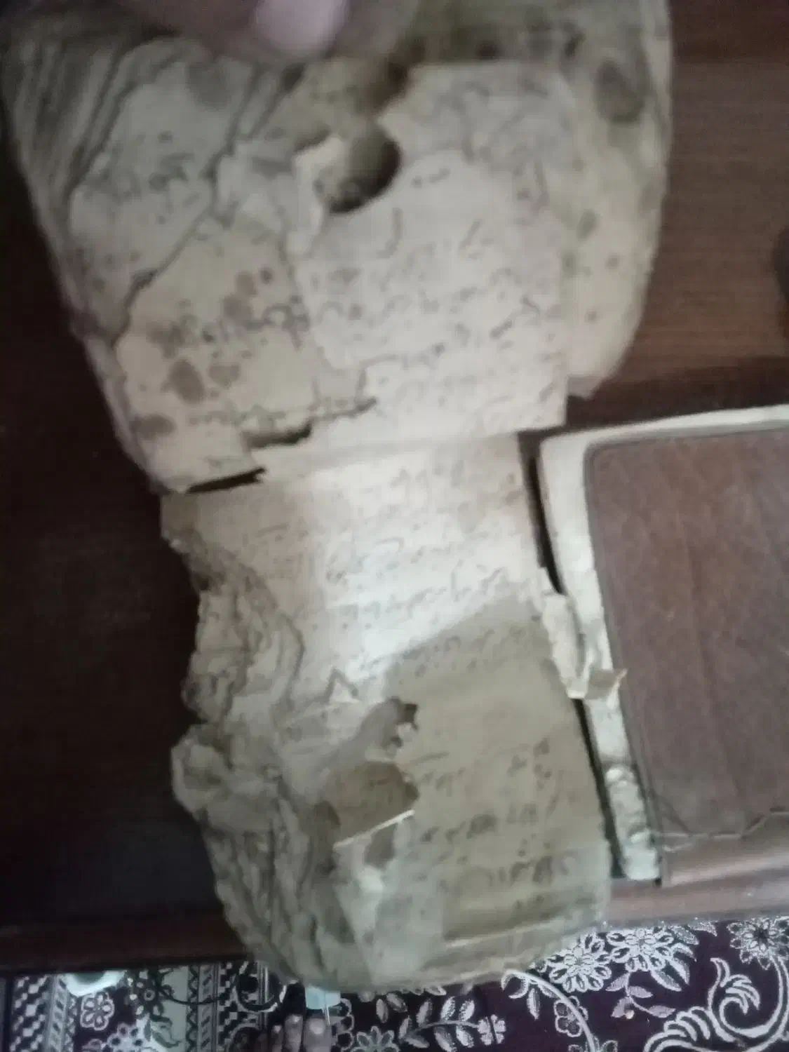 کتاب قدیمی قدیمی|کتاب و مجله تاریخی|علی‌آباد کتول, |دیوار