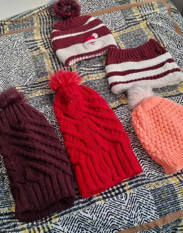 کلاه بچه گانه پشمی در حد نو|کفش و لباس بچه|اندیشه, اندیشه فاز ۱|دیوار