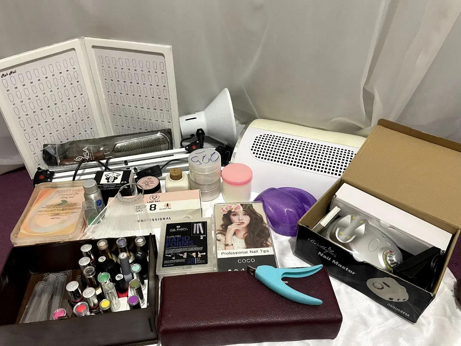 فروش لوازم ناخن به دلیل تغییر شغل|آرایشگاه و سالنهای زیبایی|گنبد کاووس, |دیوار