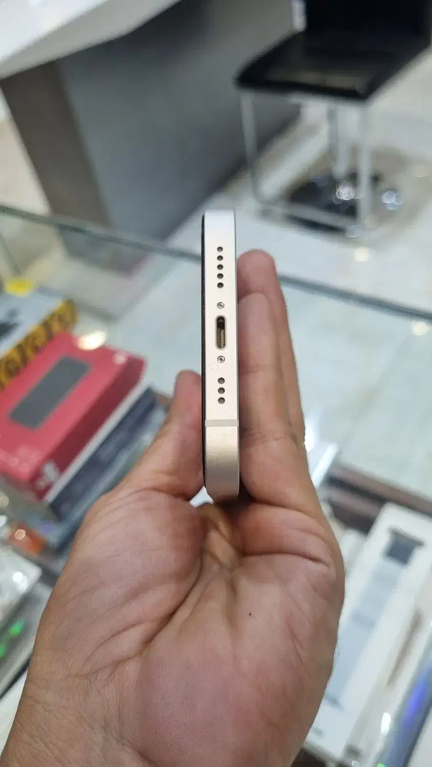 اپل iPhone 13 با حافظهٔ ۱۲۸ گیگابایت.۳۰ بار شارژ|موبایل|تهران, شیخ هادی|دیوار