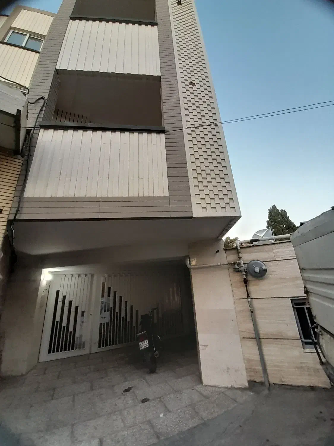 اپارتمان ۱۳۰متری سه خواب|فروش آپارتمان|اصفهان, سرچشمه|دیوار