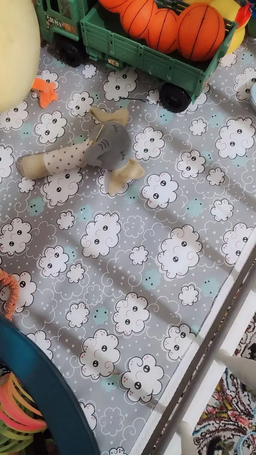 تخت گهواره درحد نو با تشک تختش|تخت و صندلی بچه|رضویه, |دیوار