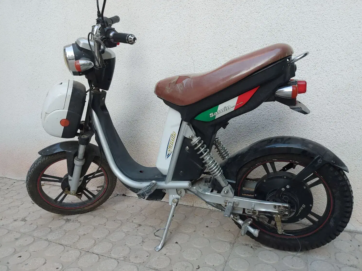 موتور اسکوتر براشلس برقی ۸۰۰ وات|موتورسیکلت|کرمانشاه, |دیوار