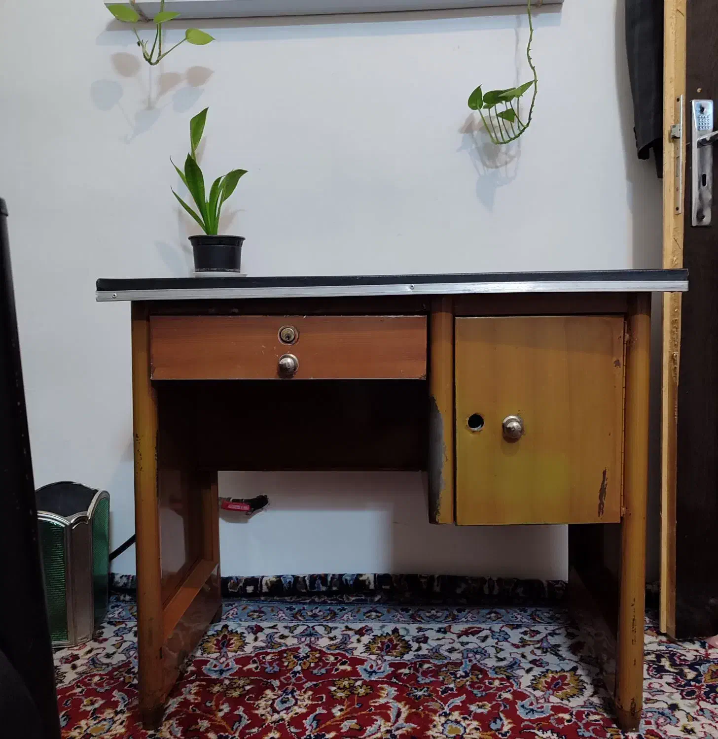 میز|میز تحریر و کامپیوتر|فریمان, |دیوار