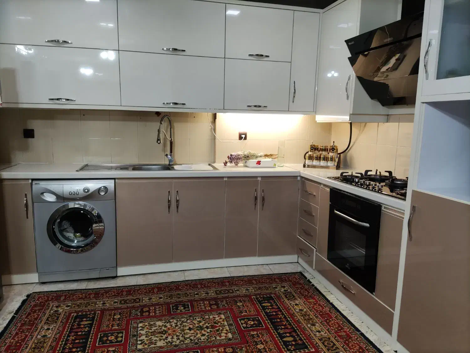 فروش یک آپارتمان شیک درمنطقه ای دنج و قیمت مناسب|فروش آپارتمان|کرج, گلستان|دیوار