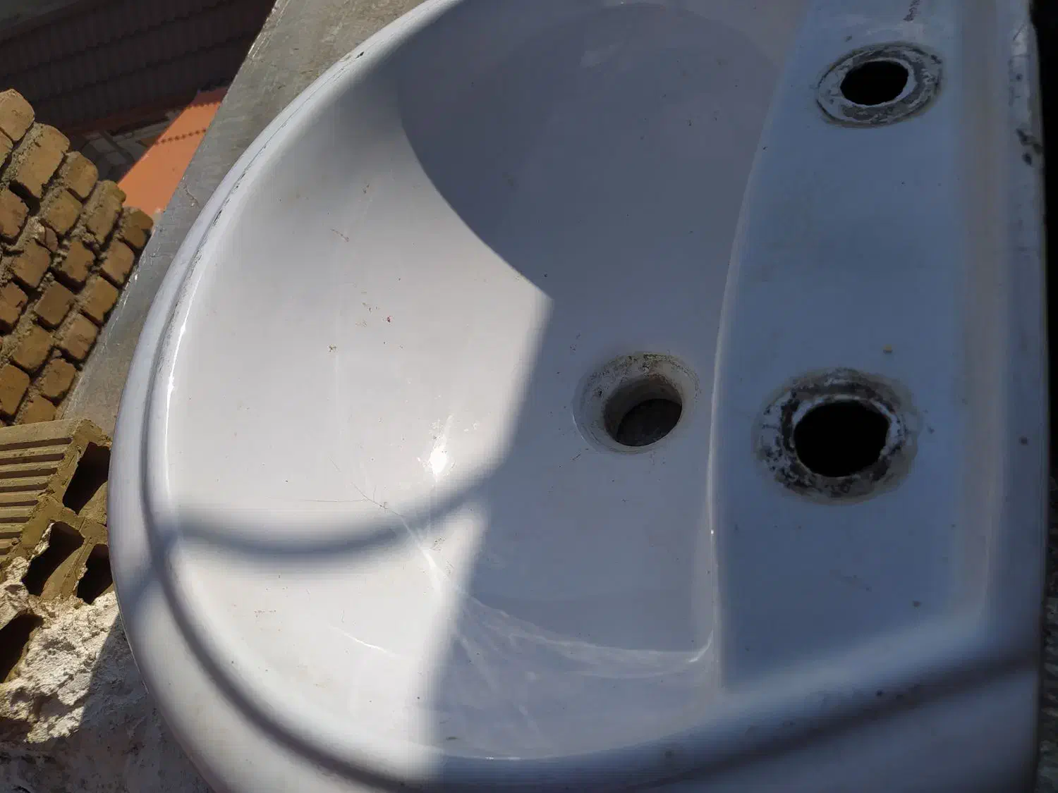 سنگ روشویی کار کرده و تمیز|لوازم سرویس بهداشتی|خرم‌آباد, |دیوار