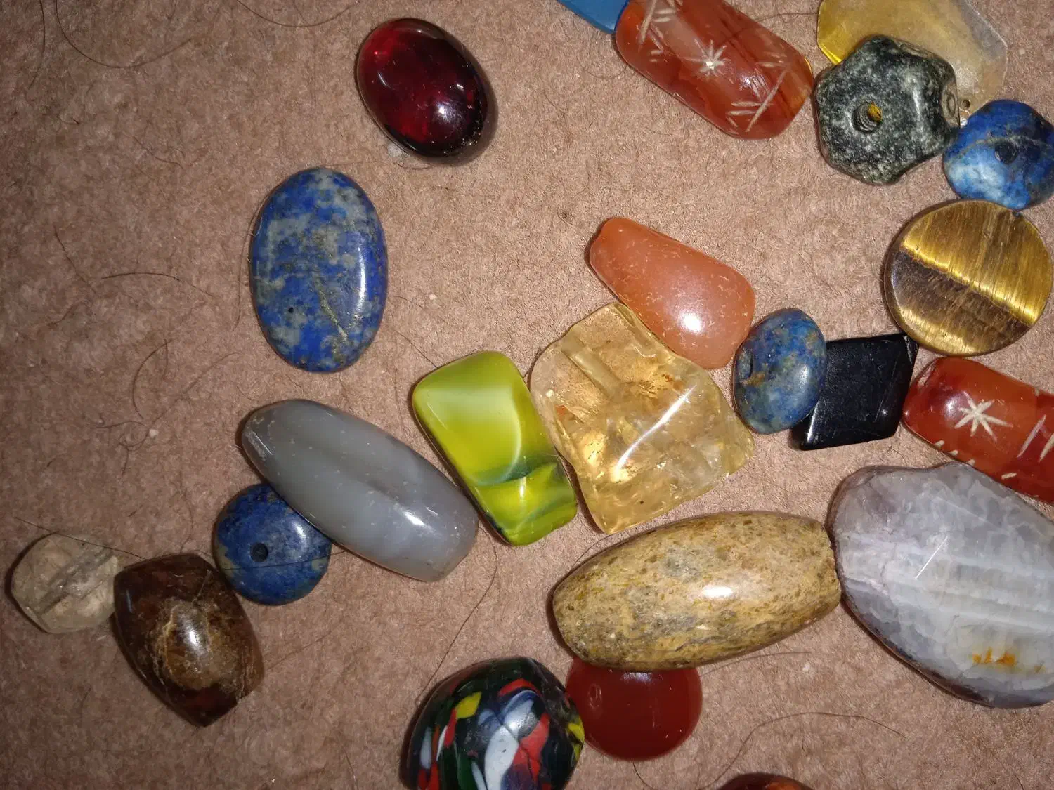 انگشتر نقره با نگین زبرجد و تعدادی انگشتر نقره|جواهرات|زنجان, |دیوار