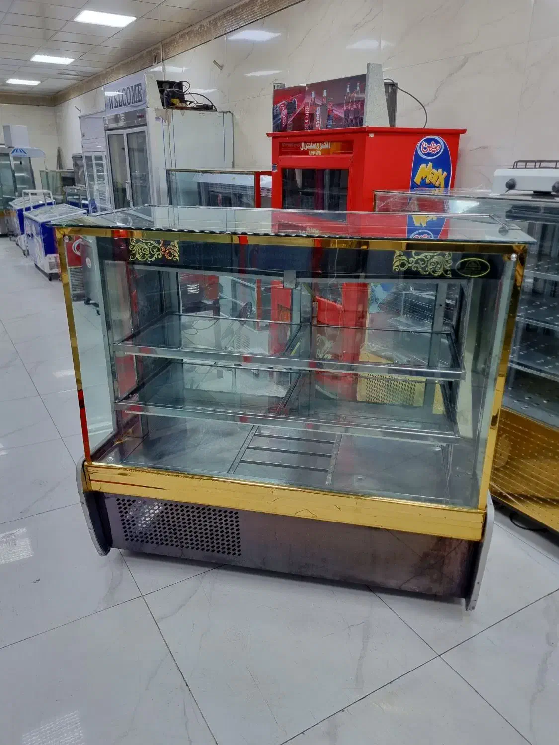 یخچال مکعبی ویترینی نما دودی درحد|فروشگاه و مغازه|نسیمشهر, |دیوار