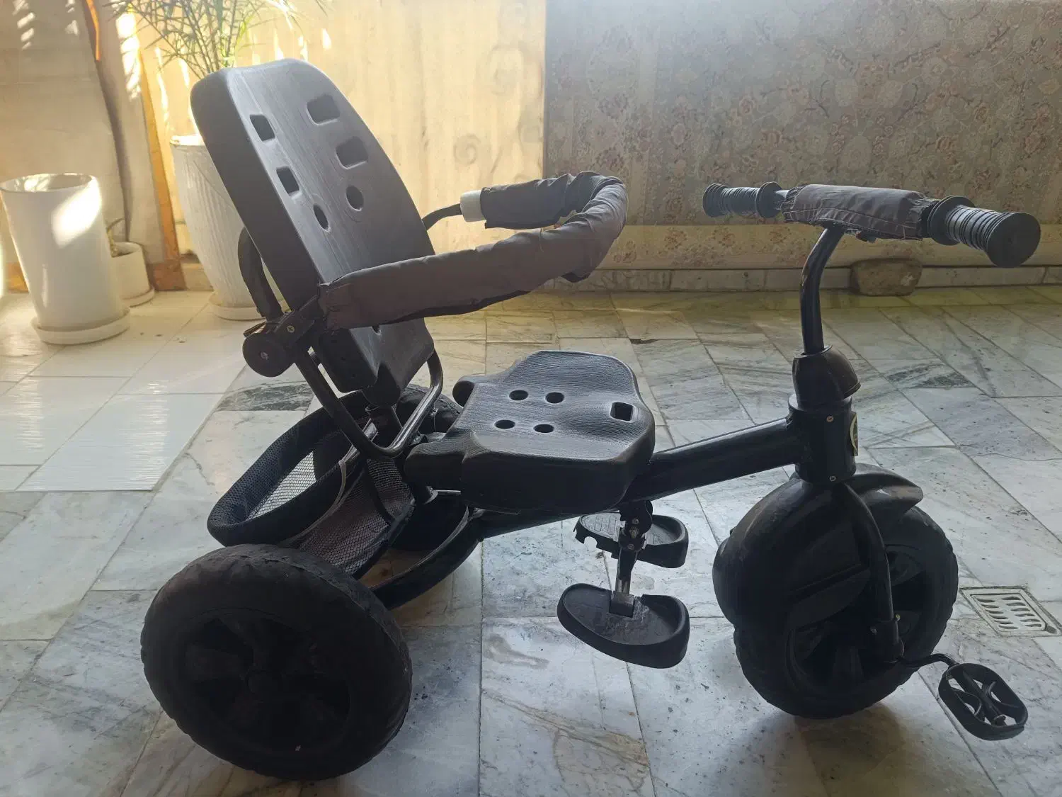 سه چرخه|دوچرخه، اسکیت، اسکوتر|هشتگرد, هشتگرد قدیم|دیوار