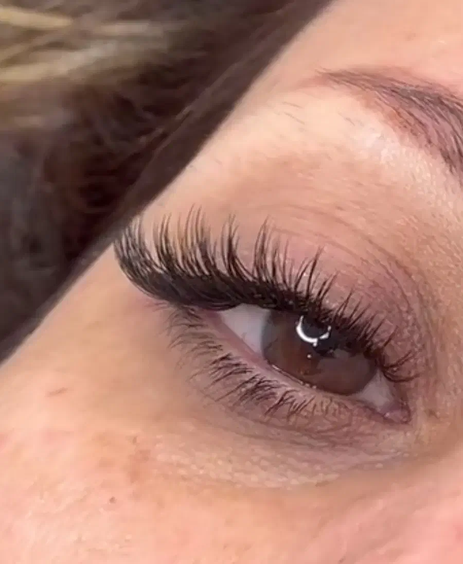 اکستنشن مژه و لیفت|خدمات آرایشگری و زیبایی|شیراز, سعدیه شمالی|دیوار