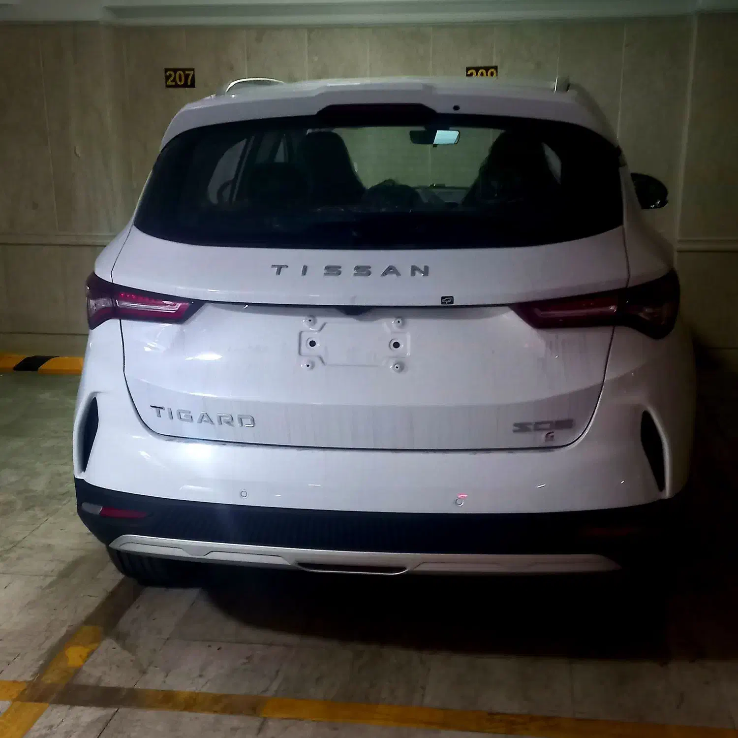 Tissan 1405|خودرو سواری و وانت|تهران, ونک|دیوار