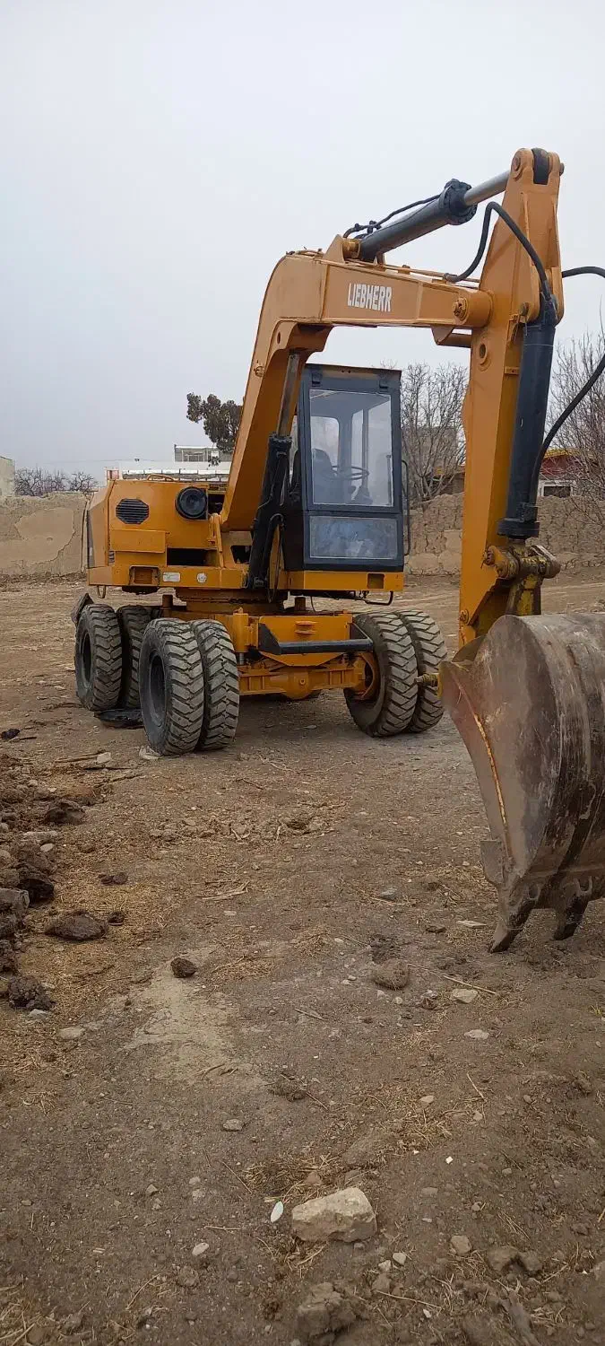 بیل لاستیکی لیبهر a901|خودرو سنگین|تهران, حر|دیوار