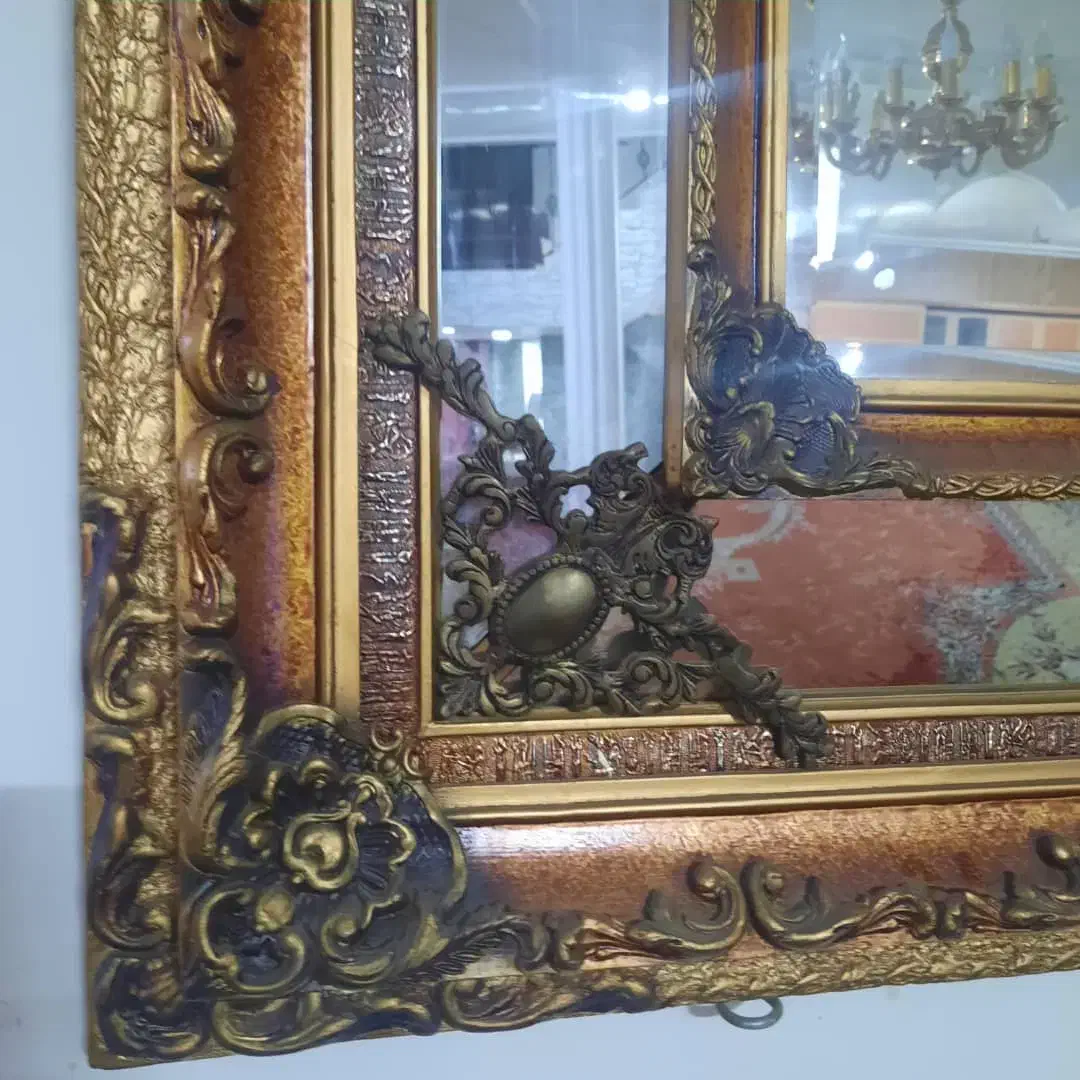 آینه|آینه|اهواز, زیتون کارگری|دیوار