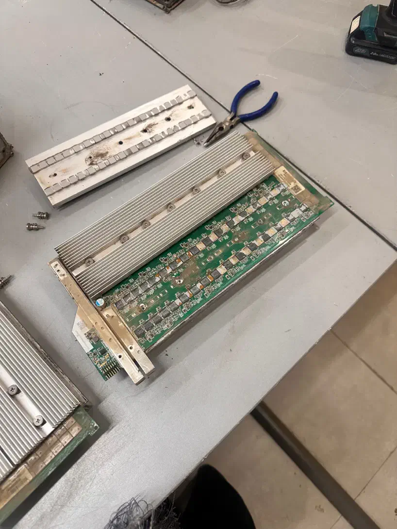 تعمیر رفع ت و ق ی ف ی|خدمات پیشه و مهارت|آمل, |دیوار