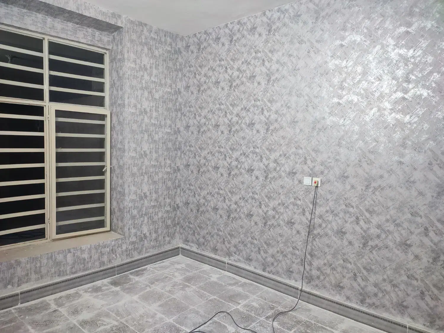 نیازمند شاگرد کاغذ دیواری|استخدام معماری، عمران و ساختمانی|سیرجان, |دیوار