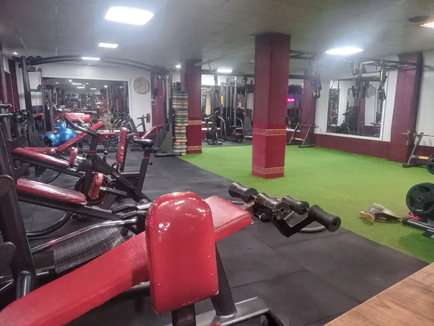 شرکت خدماتی و نظافتی کریمی|خدمات نظافت|هشتگرد, هشتگرد قدیم|دیوار