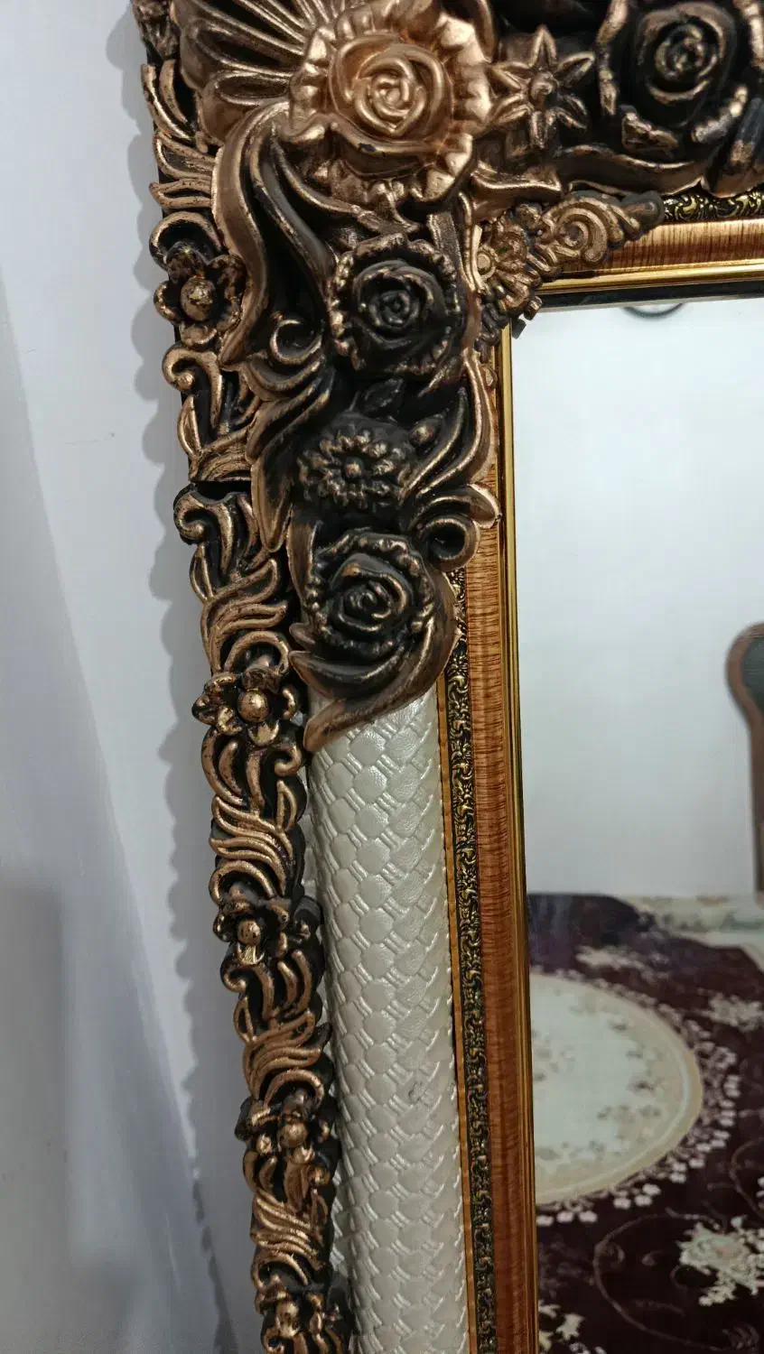 آینه|آینه|خرم‌آباد, |دیوار