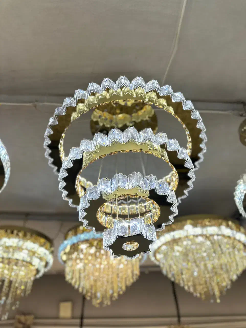 لوستر مدرن دایره|لوستر و چراغ آویز|تبریز, |دیوار